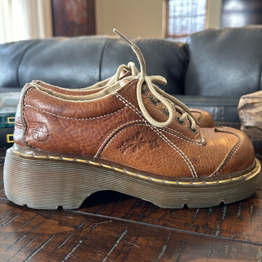 🌼 RARE vintage Dr. Martens daisy oxfords 12280. Size 6/7